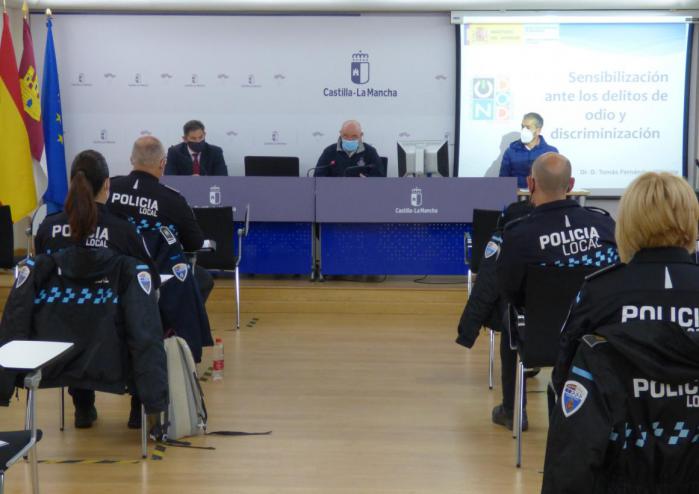 Policías locales de Castilla-La Mancha participan en una jornada formativa sobre los delitos e incidentes de odio y discriminación