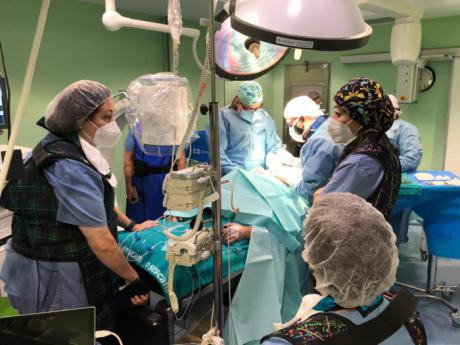 La Unidad del Dolor del Virgen de la Luz incorpora una novedosa técnica quirúrgica de electro-estimulación medular