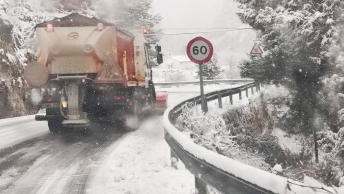 Se actúa en más de 2.400 kilómetros de la Red Regional de Carreteras afectadas por la nieve y las heladas