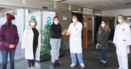 ‘Piensa algo bonito’, un vídeo para animar y resolver las dudas de los niños que van a operarse en el Virgen de la Luz