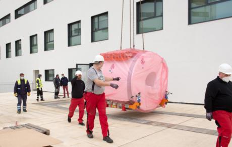 Comienza la instalación del equipamiento de alta tecnología del Hospital Universitario de Toledo