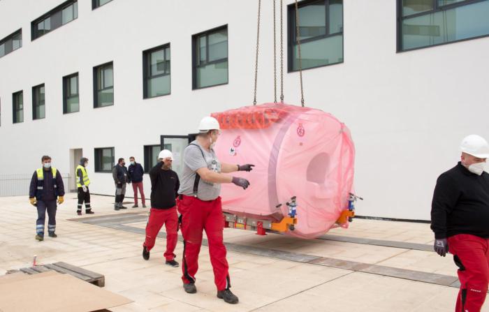 Comienza la instalación del equipamiento de alta tecnología del Hospital Universitario de Toledo