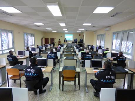 La Escuela de Protección Ciudadana y la DGT forman a un centenar de policías locales en los sistemas de medición de velocidad
