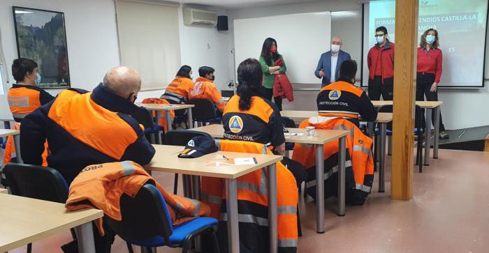 Personal de Protección Civil, de la Policía Local y de organismos del Estado se forma sobre actuación en incendios y RCP