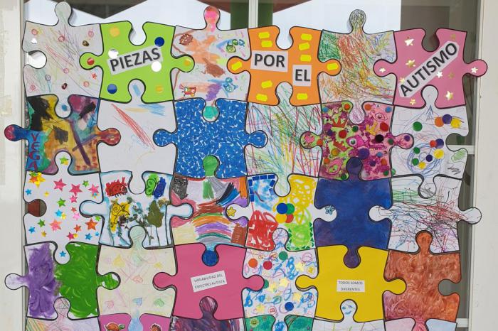 Un total de 113 centros educativos de Castilla-La Mancha han participado este año en la iniciativa ‘Piezas por el autismo’ 