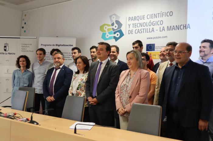 Castilla-La Mancha va a ser la primera región en “eliminar los papeles en la relación entre los eslabones de la cadena vitivinícola” por un código QR 