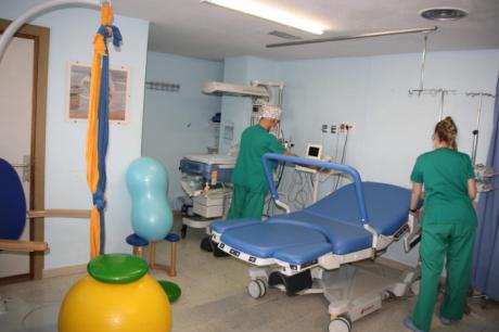 El Virgen de la Luz avanza en la implantación de partos naturales de baja intervención en el servicio de Obstetricia