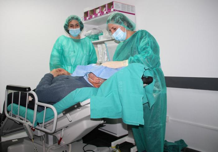 Sanidad dota al servicio de Oftalmología del Virgen de la Luz con una sala para tratamientos intravítreos 