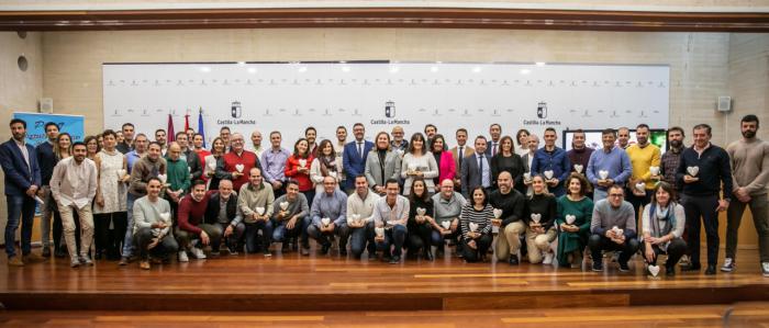 El Gobierno regional reconoce a 46 centros educativos de la región por su labor de promoción de los valores del deporte y los hábitos saludables 