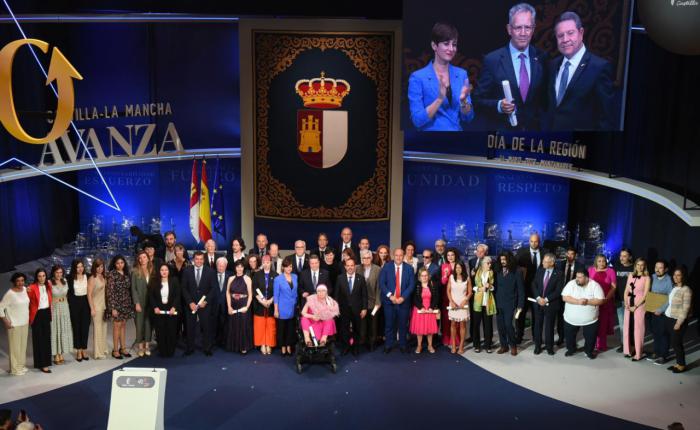 Ana Céspedes y Rafael de Lorenzo García resaltan su “orgullo” y “responsabilidad” por la Medalla de Oro de una tierra que “llevan dentro”