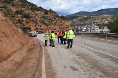 Avanzan las obras en las carreteras de Mira y Landete tras los daños causados por la DANA.