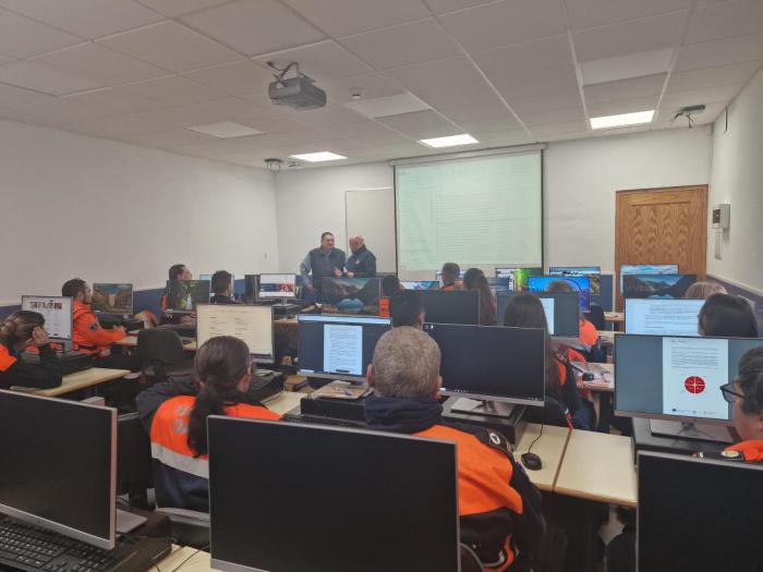 Un total de 22 voluntarios de Castilla-La Mancha de Protección Civil y policías locales se forman en el conocimiento y la prevención del ciberacoso
