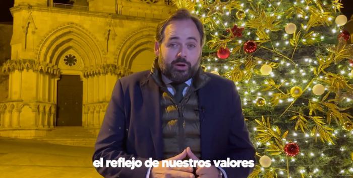 Paco Núñez felicita la Navidad y el Año Nuevo a los castellanomanchegos desde la Plaza Mayor de Cuenca