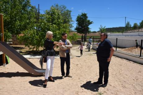 Paredes de Melo estrena un nuevo parque infantil