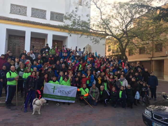 Multitudinaria y solidaria marcha contra el Cáncer en Valera de Abajo