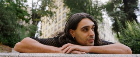 Pedro Pastor, uno de los referentes actuales de la canción de autor, durante uno de sus conciertos en directo.