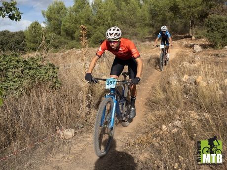 Iván Ruiz Blasco y Natalia Moreno Hortelano se imponen en el XII Trofeo MTB Ajo y Agua de Las Pedroñeras