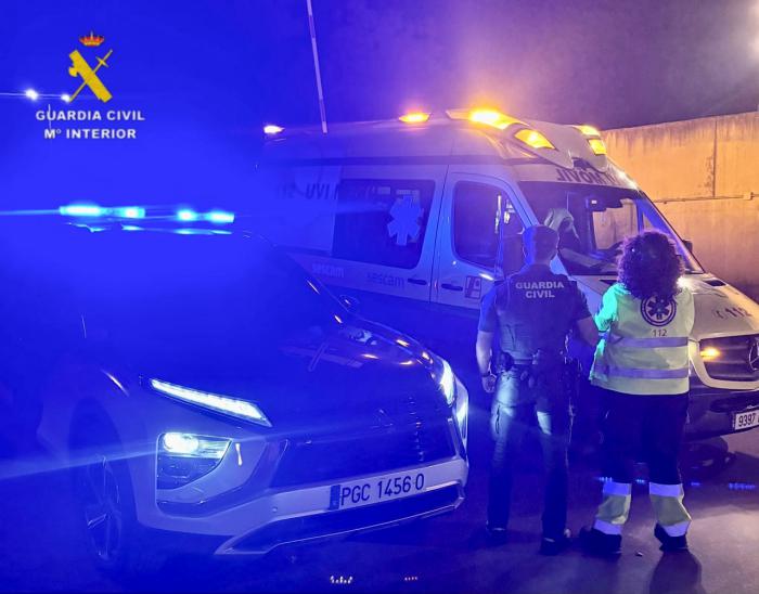 Dos personas rescatadas por la Guardia Civil tras un incendio en un bloque de viviendas