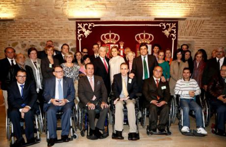El empleo en personas con discapacidad auditiva: proyectos, soluciones y situación actual