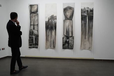 El yacimiento romano de Valeria inspira una exposición sobre la memoria de las ruinas arquitectónicas en la sala ACUA