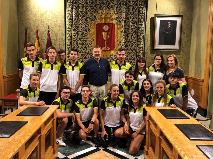 El alcalde felicita al Club de Piragüismo ‘Cuenca con Carácter’ por la clasificación de tres de sus miembros al Mundial de Maratón