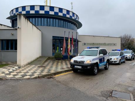 El Ayuntamiento de Cuenca renueva vehículos policiales y aprueba obras de alumbrado y aparcamiento