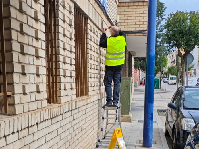 Retiran en Cuenca más de 50 placas con simbología franquista