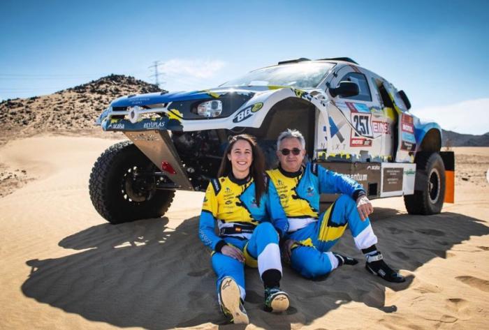 Manolo y Mónica Plaza comienzan el Dakar 2022