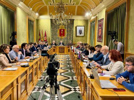 El pleno del Ayuntamiento aprueba por unanimidad la solicitud de 2,3 millones para mejorar la eficiencia del ciclo urbano del agua