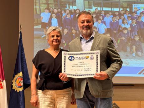 Cuenca recibe el título de Ciudad Ciberexperta 2025 por su formación en seguridad digital en Primaria
 
 