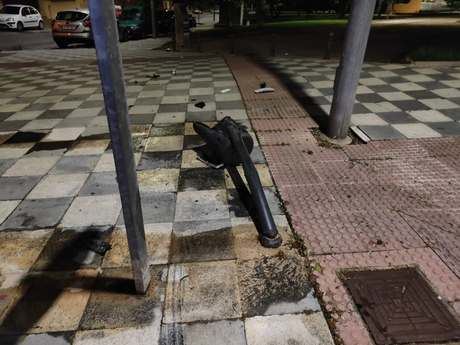 Dos conductores se dan a la fuga tras un accidente en la calle Río Turia, en el barrio de Villa Román