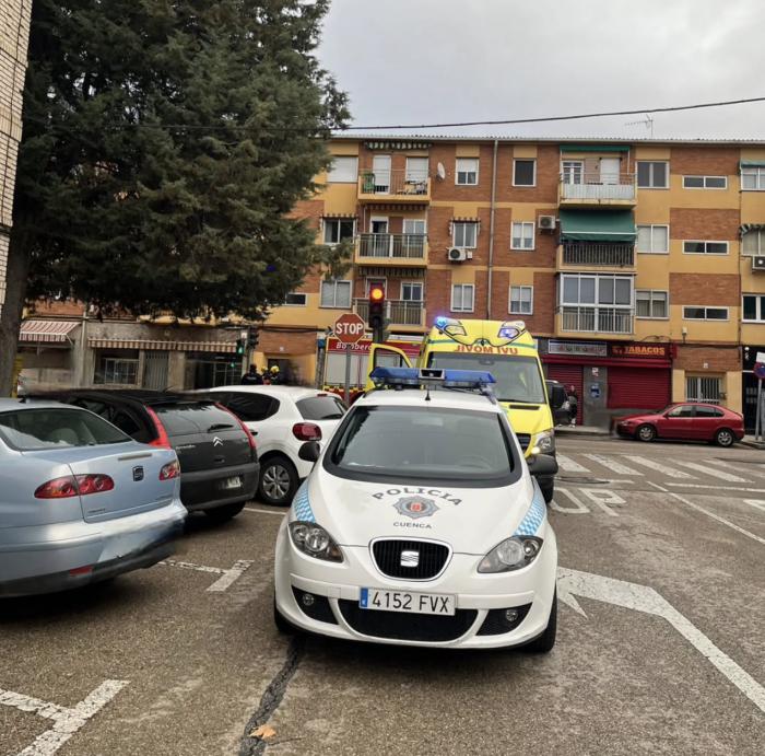 Agentes de la Policía Local de Cuenca patrullan las calles durante la primera semana de diciembre, atendiendo diversas incidencias.