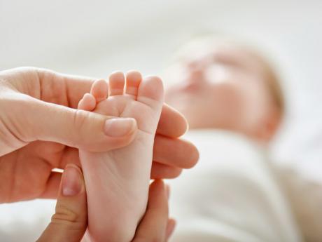Castilla-La Mancha ampliará hasta 24 las enfermedades que se podrán detectar con la ‘prueba del talón’ a neonatos a partir de noviembre