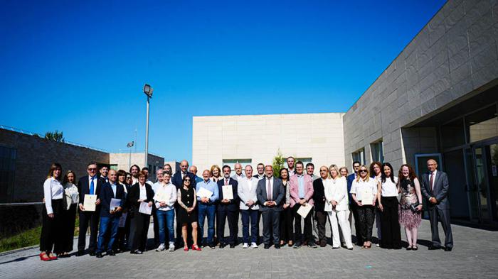 La UCLM reconoce en Cuenca a nuevos catedráticos y profesores titulares, y homenajea a quienes llevan más de 25 años de servicio