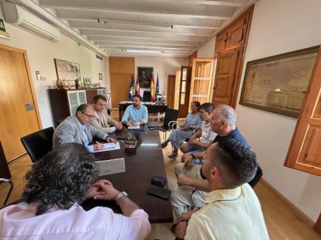 CEOE CEPYME y ACESANC se reúnen con el Ayuntamiento de San Clemente para impulsar el desarrollo empresarial