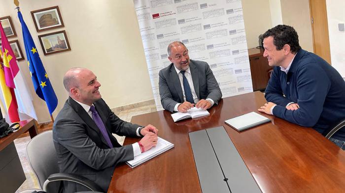 Primer encuentro de trabajo entre el rector y el nuevo director del Instituto de Investigación Sanitaria de CLM