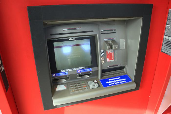 ‘Cuenca, en Marcha!’ propone subir la tasa que pagan los bancos por los cajeros automáticos en la vía pública