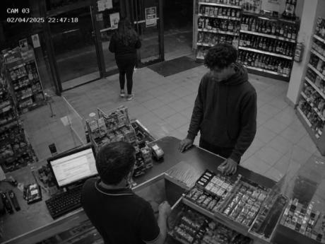 Detenidas dos personas por un robo con intimidación en una gasolinera