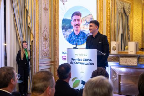 Rodrigo Muñoz gana el premio al Mejor Trabajo Audiovisual en los Premios Oriva con su reportaje sobre el aceite de orujo de oliva