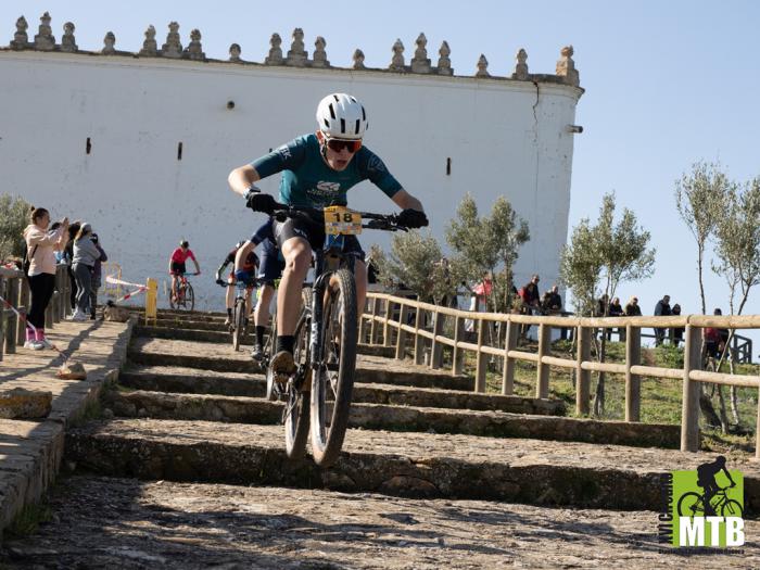 Alberto Ponce y Alba López consiguen el triunfo en la MTB Virgen de Rus de San Clemente