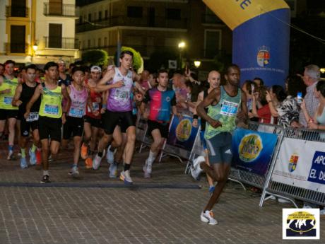 Yisheng Zhou y Sara María Toledo se imponen en los XXII 10K Nocturnos Villa de San Clemente