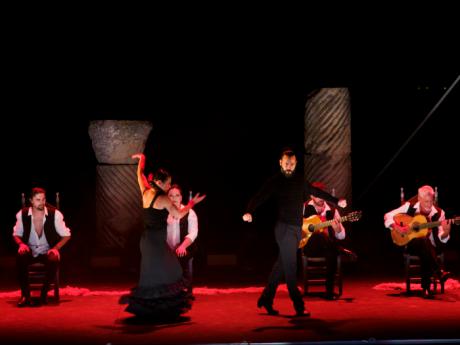 Sara Baras inaugura ‘Actuamos en Patrimonio’ con un espectáculo flamenco que llena el Teatro Romano de Segóbriga
