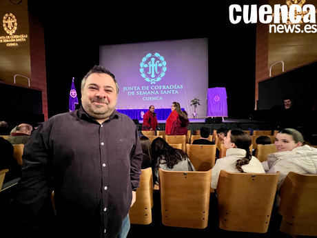 En imagen Sebastián Martín, creador del spot promocional de la Semana Santa de Cuenca 2023 (Foto: cuencanews.es)