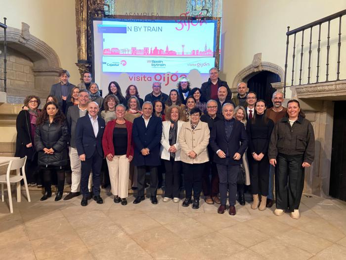 La concejala Marta Tirado, durante su participación en la Asamblea 2025 de ‘Spain by Train’, donde se debatieron estrategias para fomentar la llegada de turistas internacionales a Cuenca.