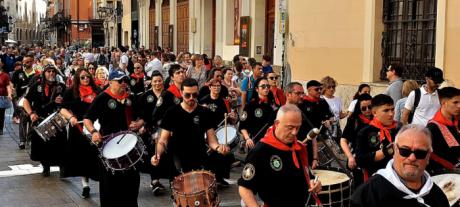 La Federación de Casas de Castilla-La Mancha en Valencia celebra el homenaje a Cervantes con un tributo a los fallecidos y afectados por la Dana