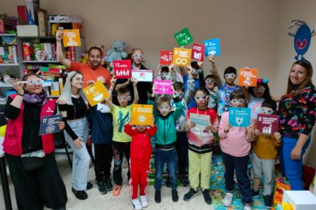 El proyecto Diviértete Aprendiendo del Ayuntamiento de Cuenca celebra una jornada junto a Cáritas sobre los Objetivos de Desarrollo Sostenible y el comercio justo