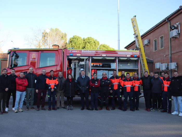 Nuevo camión para el parque de bomberos de la capital 