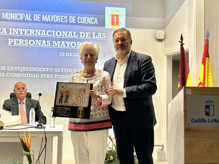 El Ayuntamiento rinde homenaje a los mayores en un emotivo acto por el 'Día del Mayor'