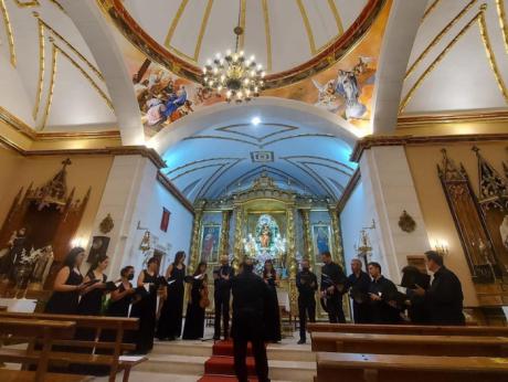 Se celebra con éxito la primera ruta nocturna guiada y teatralizada en Santa María del Campo Rus