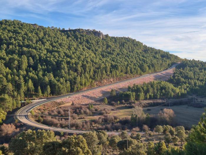La Serranía Alta recupera una vía clave tras la reconstrucción del tramo Masegosa–Beteta